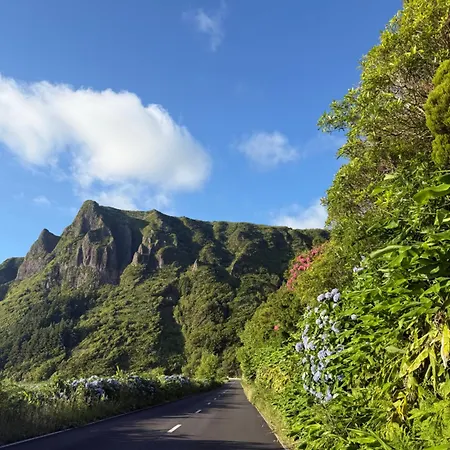 Moradia Terra Cha Sea View 1 To 4 Pers Lomba (Flores)