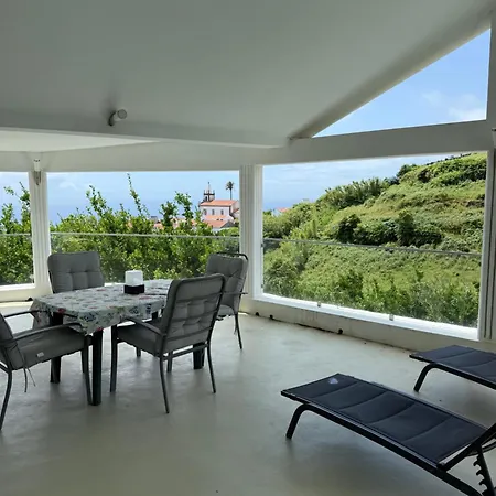 Дом отдыха Moradia Terra Cha Sea View 1 To 4 Pers Lomba (Flores)