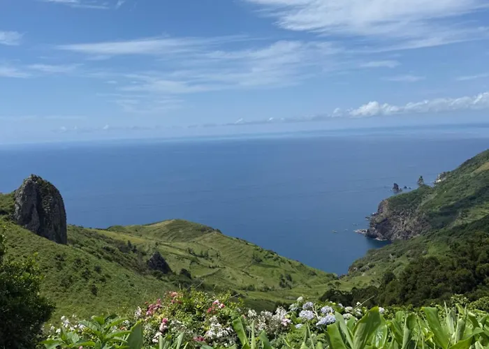 Moradia Flores Terra Chã Casa de Férias *